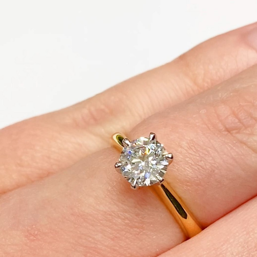 Solitaire 1ct diamond ring