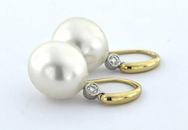 Pearl and diamond earrings